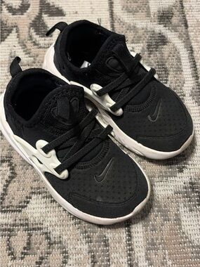 Nike Kids Black and White Slip-On Trainer Sneakers